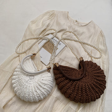 Bolso de conchas de crochet hecho a mano