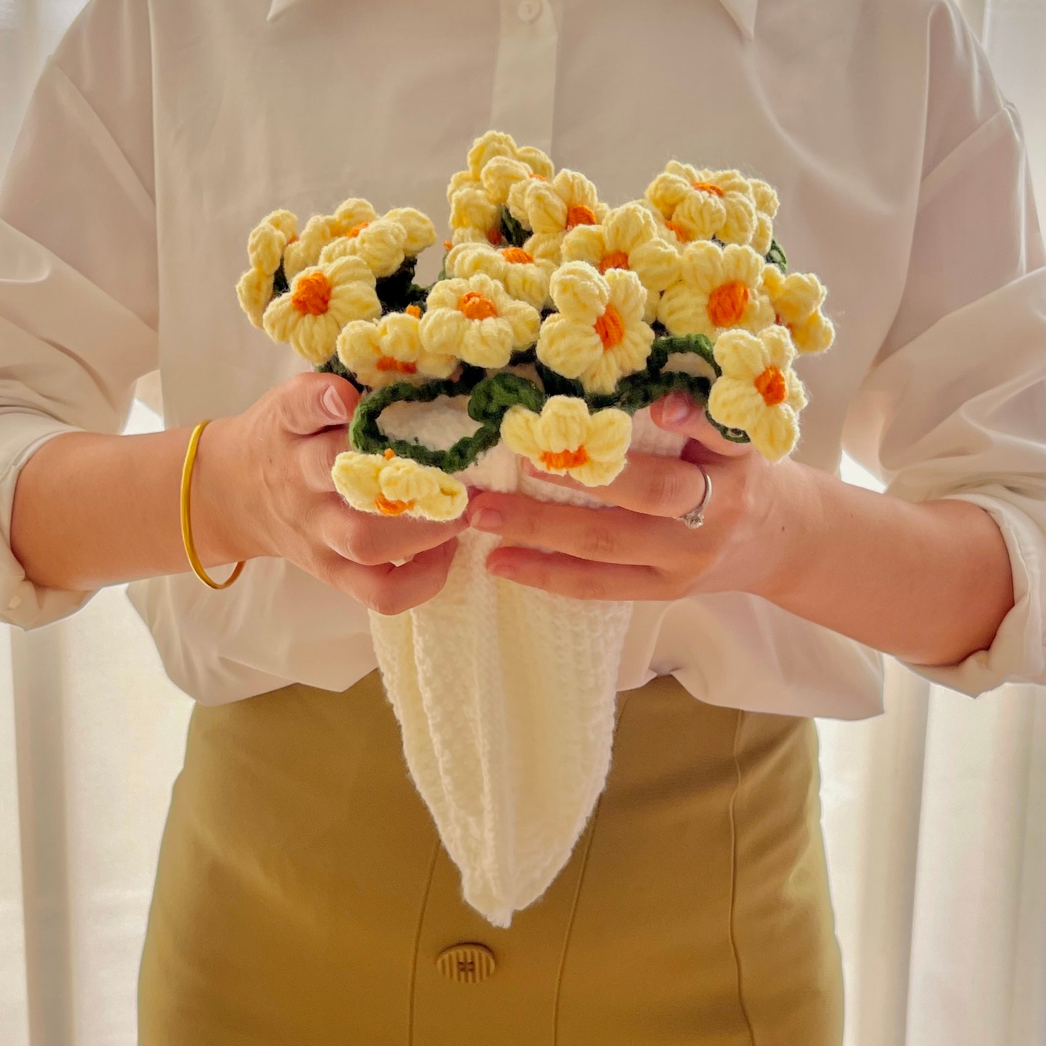 Crochet Crochet White Fluffy Puff Flower Bouquet Blanket